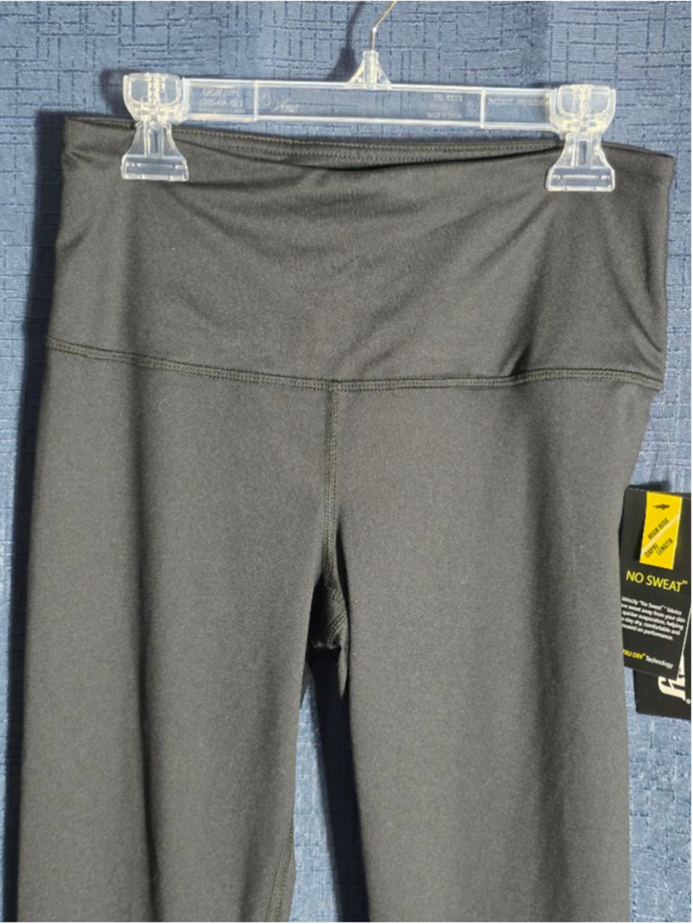 Women's Velocity Black High Rise Capri Leggings Size S yoga Athletic workout - Picture 3 of 8